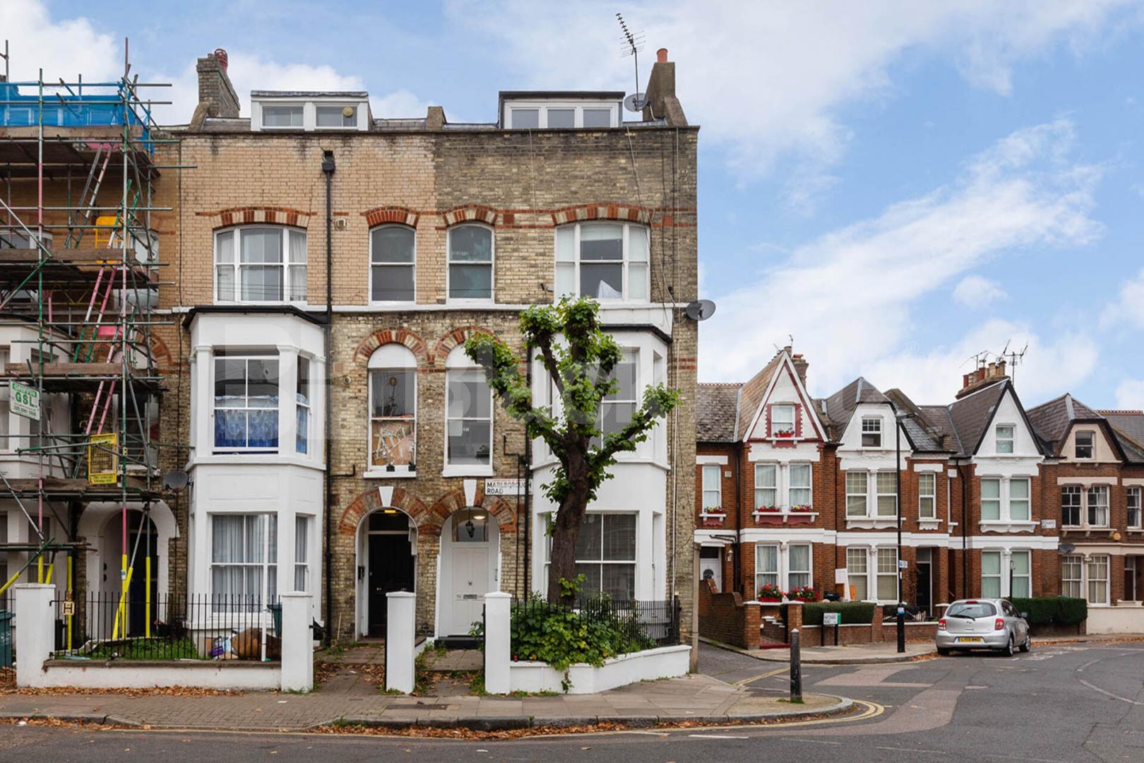 Contemporary one bedroom flat set on the first floor of a period conversion Marlborough Road, Upper Holloway